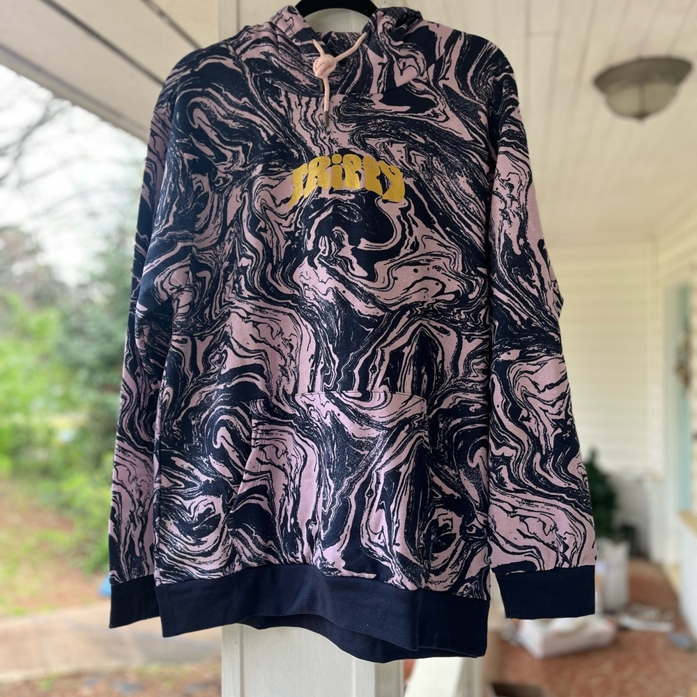 🆕Men's Pinkish purple and Black Swirl design Hoodie. Graphic TRIPPY.   L.     R1